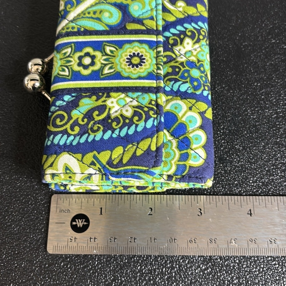 Vera Bradley Small Kisslock Wallet in Rhythm and Blues ID Money Credit Cards - Picture 7 of 7